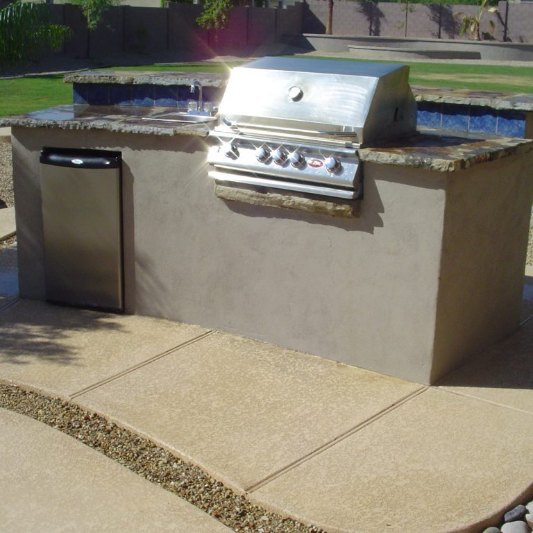 Outdoor kitchen